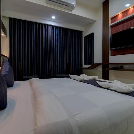 Hotel Mourya Residency Navi Mumbai Exterior photo