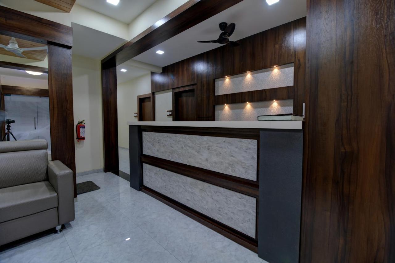 Hotel Mourya Residency Navi Mumbai Exterior photo